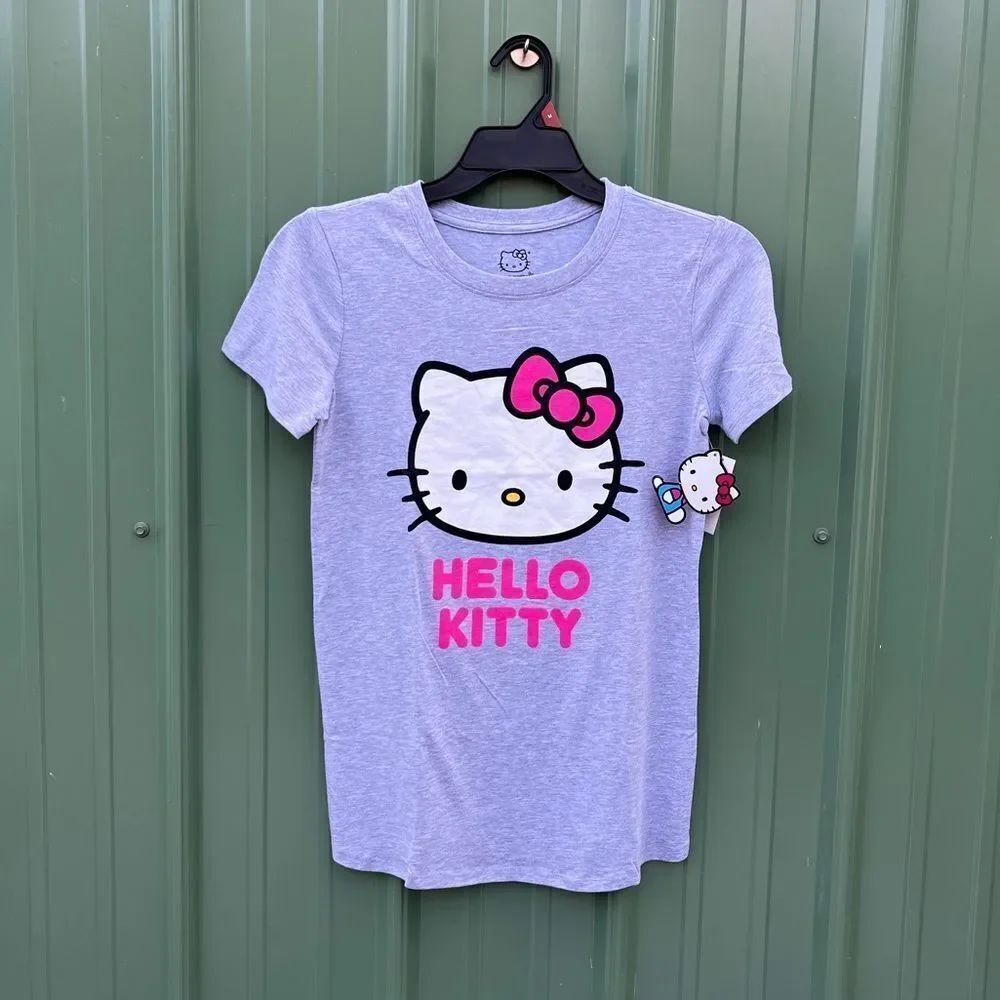 Women's Maternity Hello Kitty Graphic T-Shirt with Short Sleeves Size M
